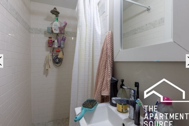 Photo - 2449 N Ashland Ave Unit G