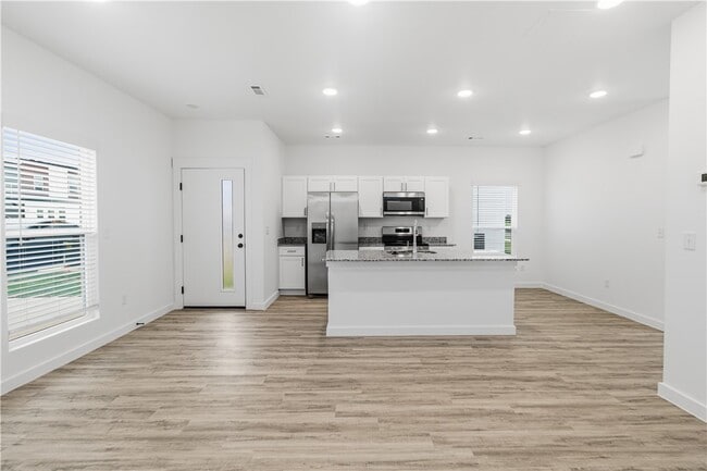Photo - 501 Solar St