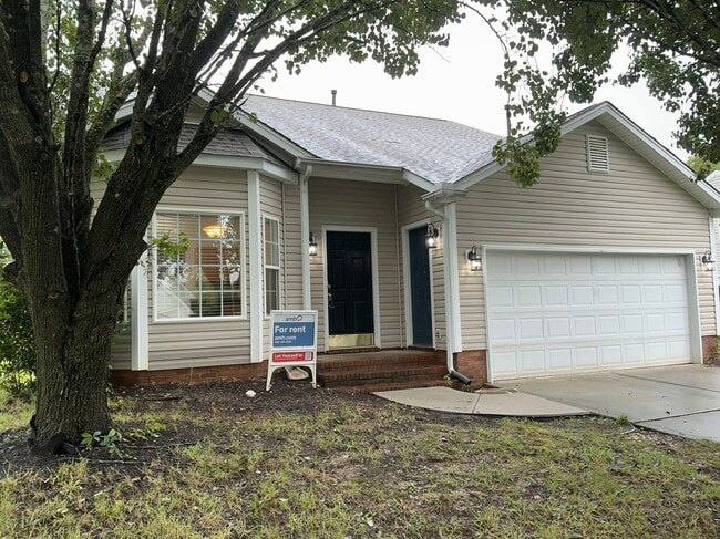 Building Photo - 4522 Capstone Dr Rental