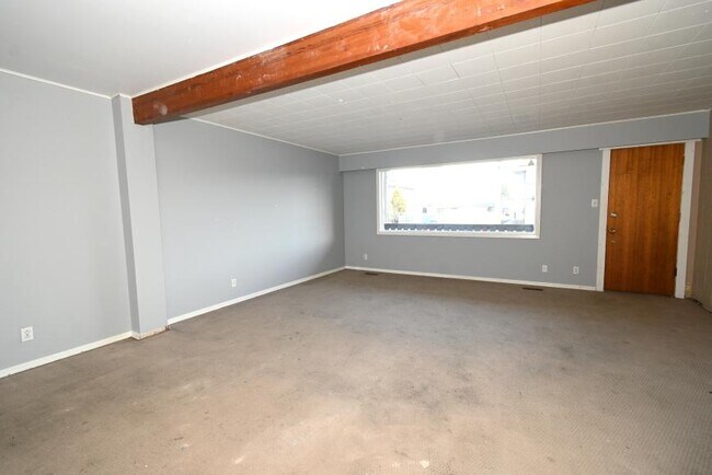 Photo - 3 bedroom in Prince George BC V2M 3B7