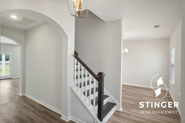 Photo - 103 Grange Ln