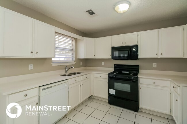 Photo - 703 Stonebridge Terrace