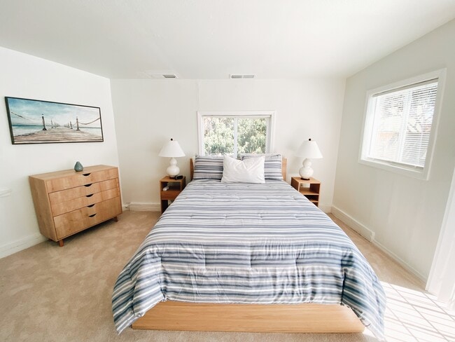 Photo - 2404 Chatsworth Blvd Unidad Studio