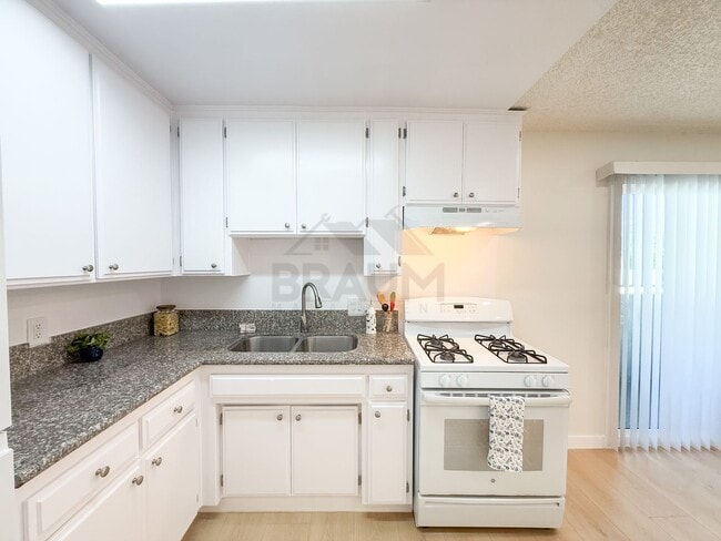 11007 Hartsook St Unit 107