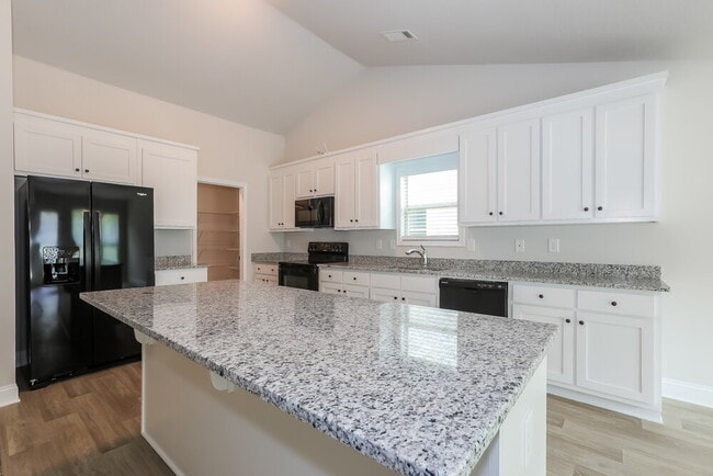 40 Heartland Cir