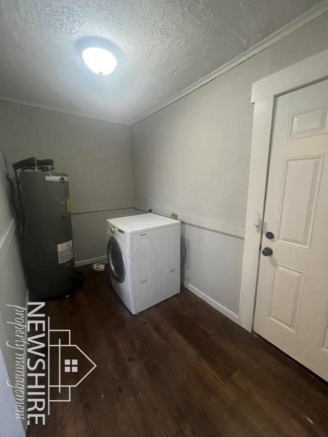 Photo - 1572 Farley Ave