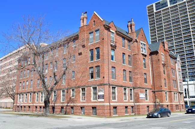 Building Photo - Royal Windsor Apartments