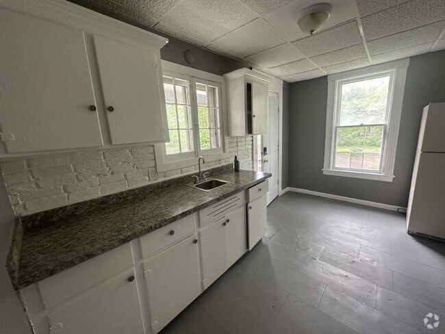 Building Photo - Beautiful 2-Bedroom located in Rochester NY! Unit 2 Rental