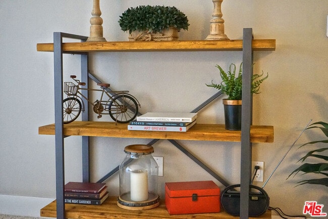 Photo - 151 E Holly St Unidad 9-103