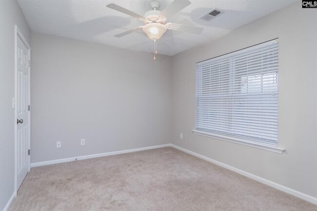 Photo - 129 Crickhollow Cir