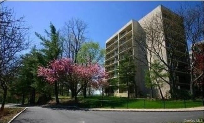 Building Photo - 150 Overlook Ave Unit 5A