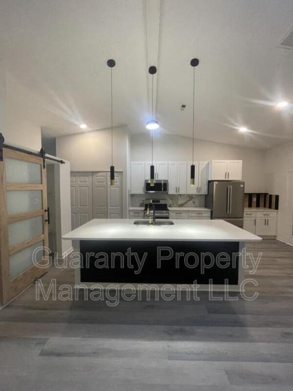 Photo - 8029 McGuire Dr