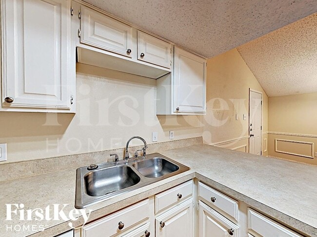 Photo - 504 Mockingbird Dr