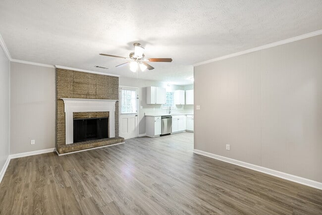 4392 Hardwood Cir SW