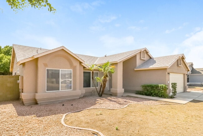 Photo - 5537 N 76th Dr