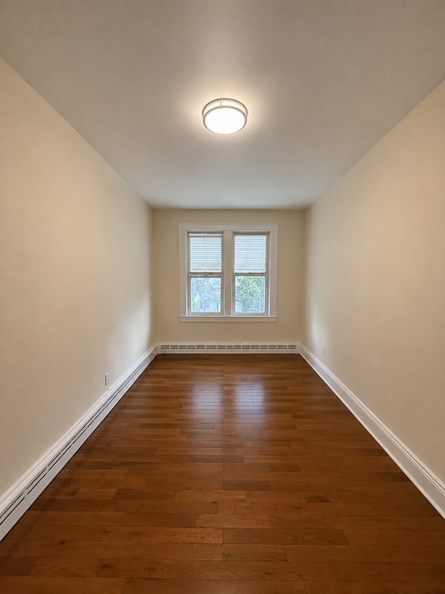 Building Photo - 72 Van Winkle Ave Unit 2