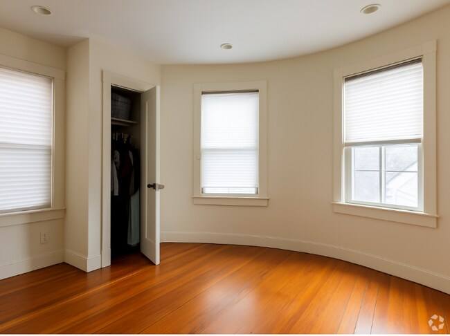 Building Photo - 151 Highland St Unit 2 Rental