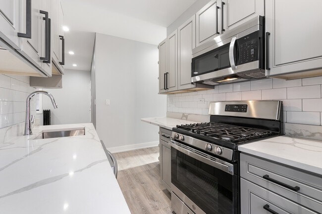 Photo - 7622 N Eastlake Terrace Unit 1D