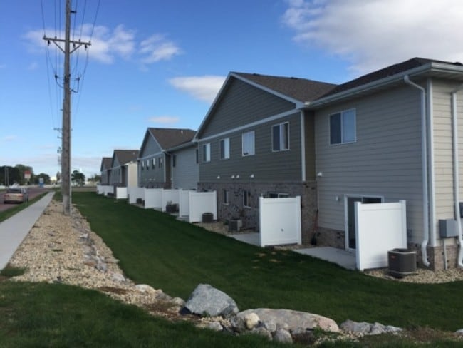Building Photo - The Landings Rental