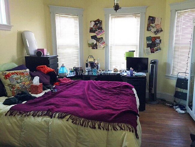 296 Highland Ave Unit 2