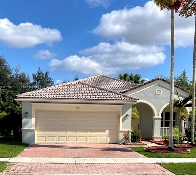 Photo - 953 Tanglewood Cir