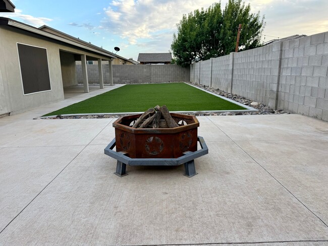 Photo - 1936 N Eloisa Ln