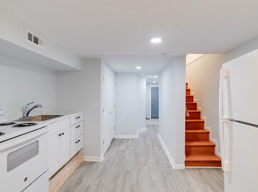 Photo - 147 S Morley St Townhome