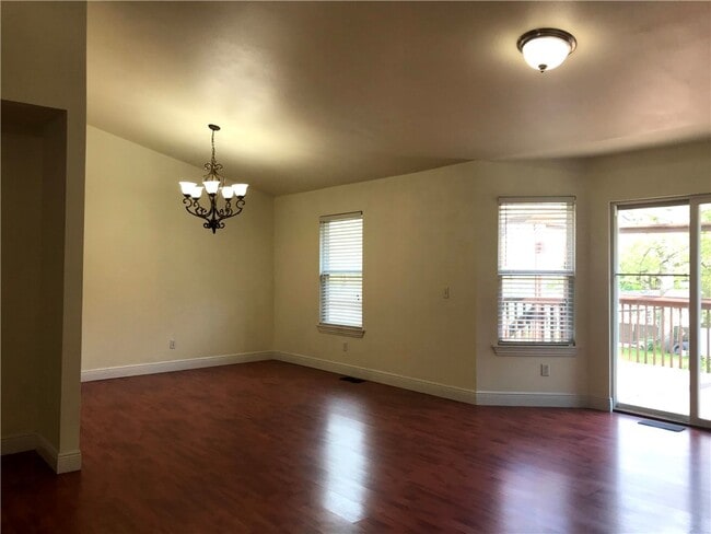 Photo - 1652 W Cedar St