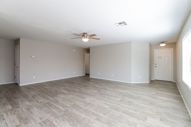 Photo - 16071 W Adams St