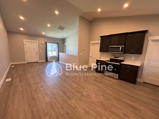 Photo - 5760 Wildrose Ave