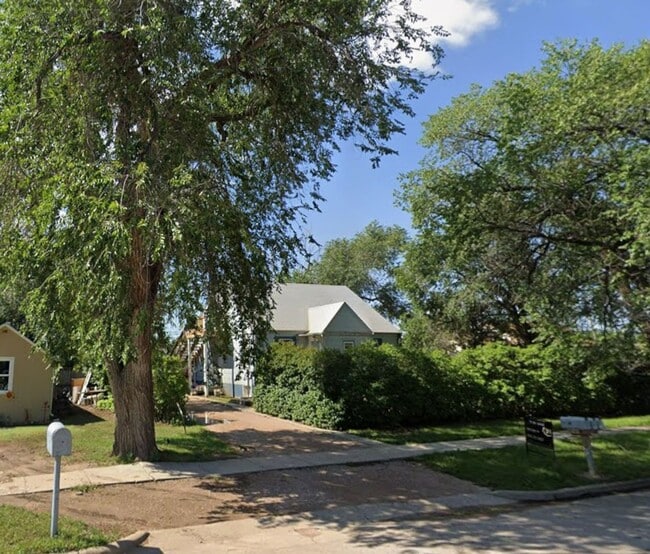 Building Photo - 405 E Watertown St Unit 3