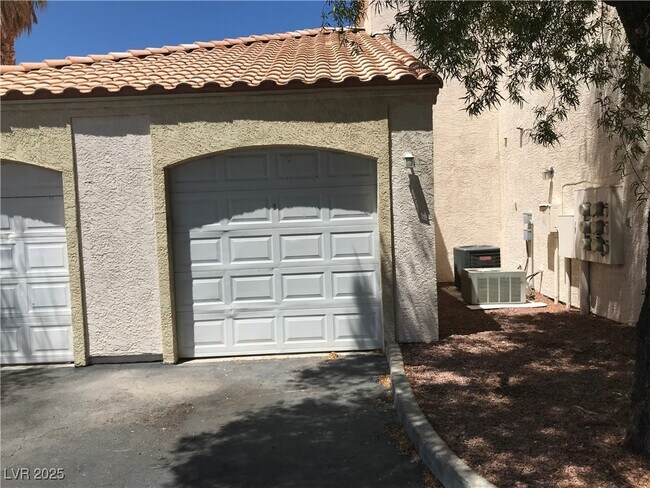 Photo - 1900 N Torrey Pines Dr Unit 212