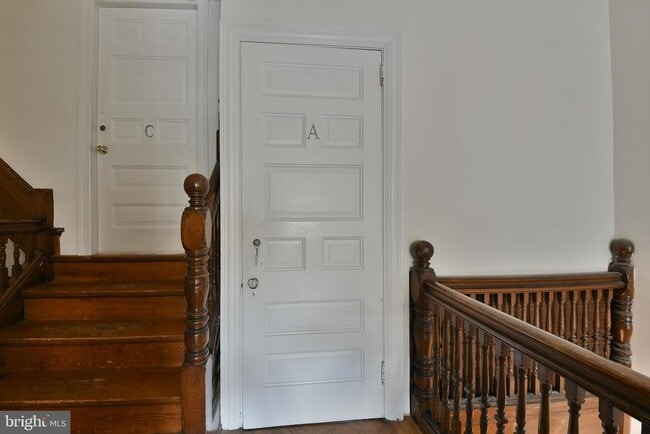 Photo - 8306 Crittenden St