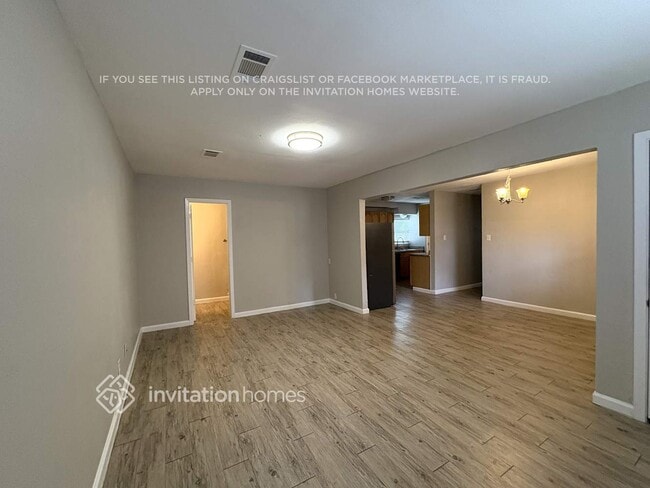 Photo - 102 Whitham St