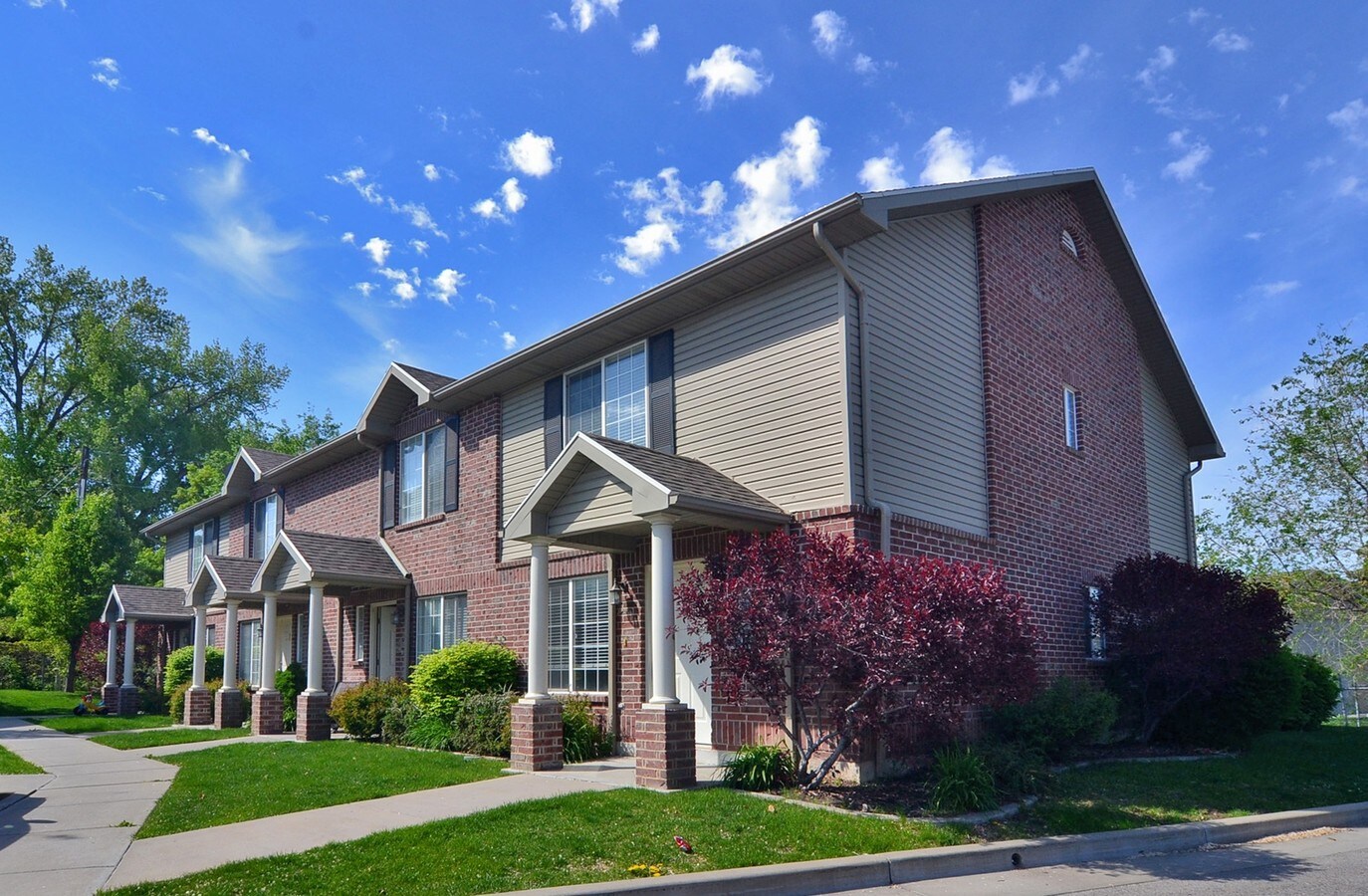 Stone Creek Village - Stone Creek Village Apartments