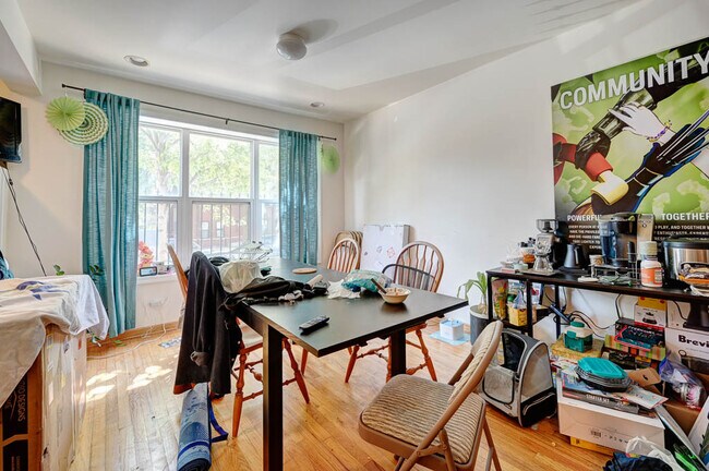 Photo - 1446 N Leavitt St Unit 1f