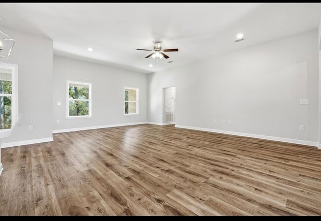 Photo - 1340 Hornbeam Dr