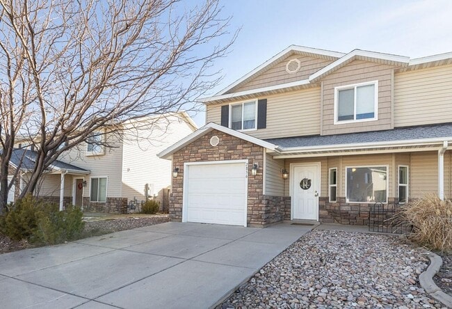 Building Photo - Scenic Gemini Meadows Townhome with Open Views & Modern Comfort