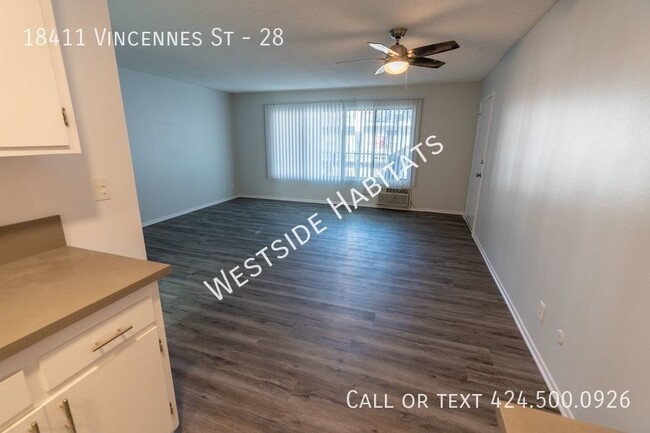 Photo - 18411 Vincennes St Apartamento Unidad 28