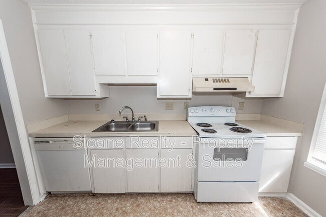 Photo - 4726 Linfield Ln