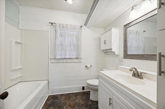 Photo - 1317 Columbus Rd