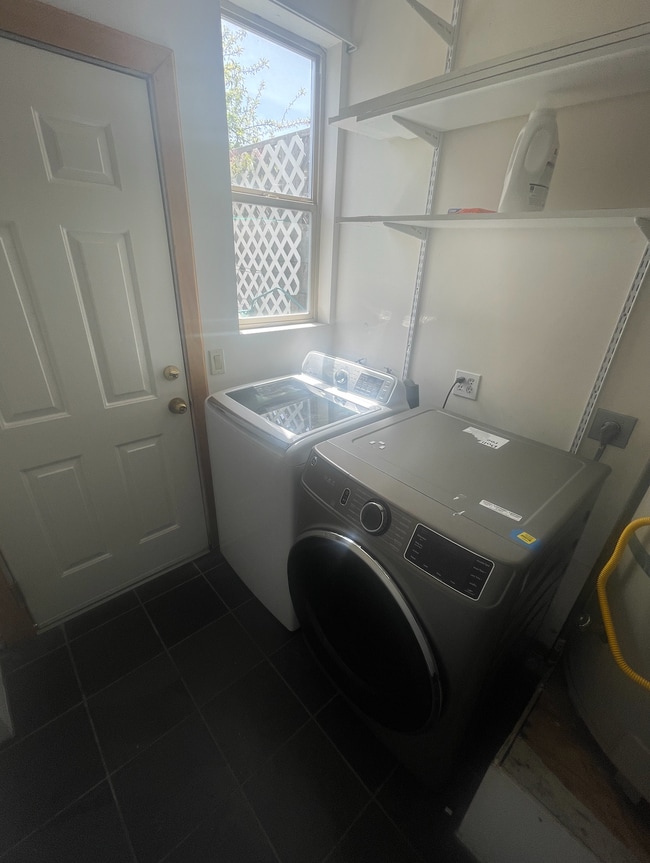 Photo - 936 1/2 Bancroft Way