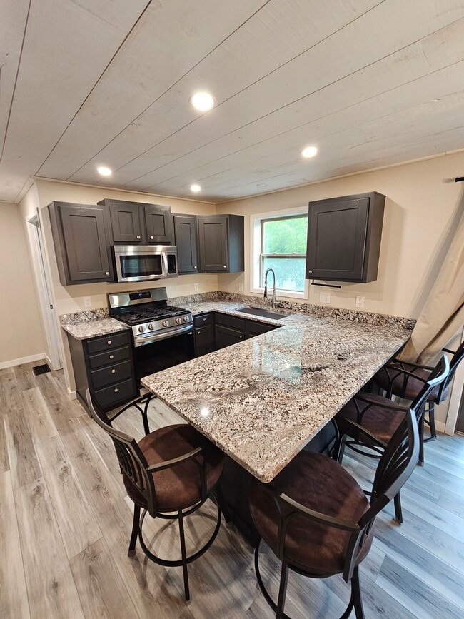 Photo - 612 4th St N Unidad Recently Renovated Condo!