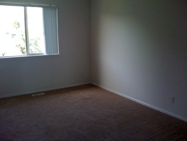 Photo - Very Nice 2 Bedroom, 2 1/2 Bath Townhome in Quail Run! Community Pool & Tennis Courts! Minutes To...