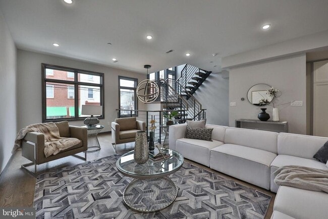 Photo - 1024 Christian St