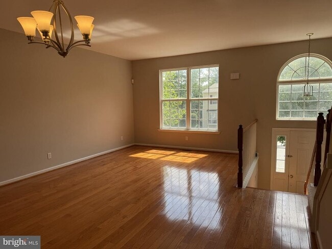 Photo - 278 Yorktown Ct
