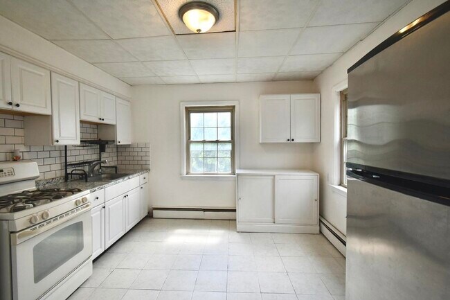 Photo - 196 W 52nd St Unit 2