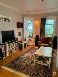 Building Photo - 416 S Huntington Ave Unit 2 Rental
