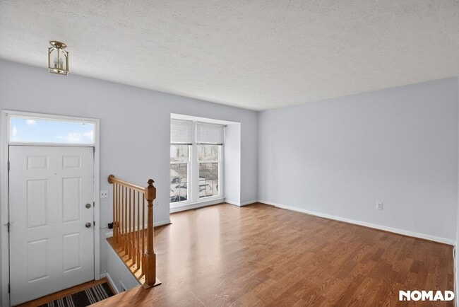 Photo - 32 Rocky Brook Ct