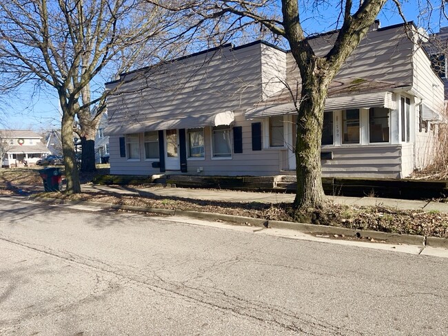 Photo - 1797-1713 13th St SW